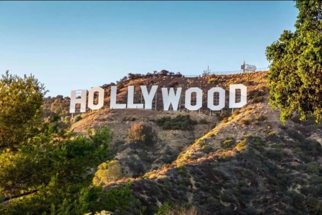 דירות לוס אנג'לס Comfortable & Spacious 2Bdr - 2Bth For 4 Guests In Hollywood מראה חיצוני תמונה